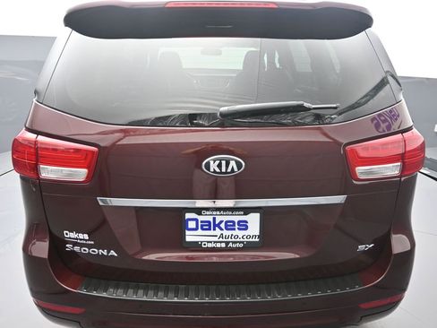 Used 2017 Kia Sedona SX image 33
