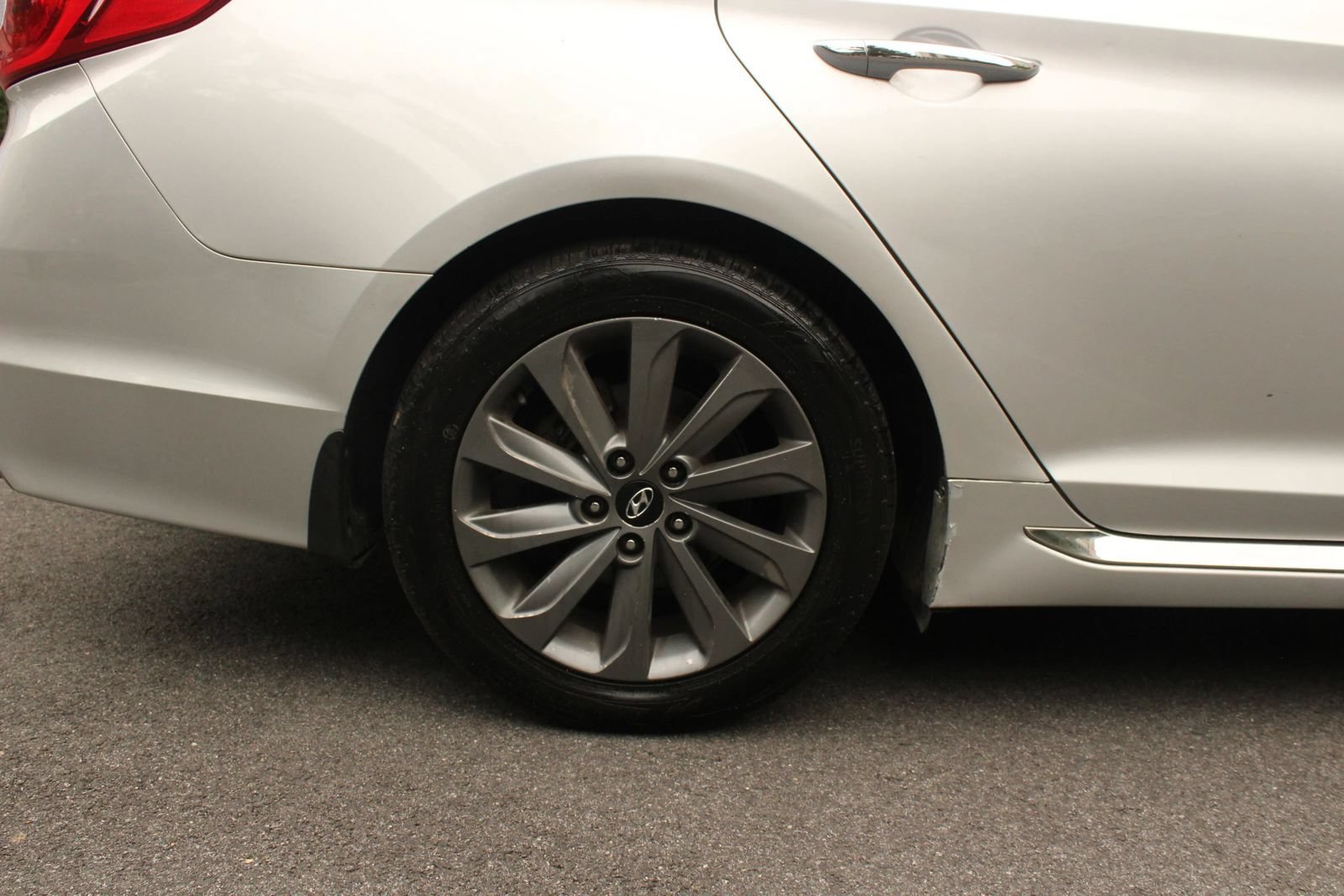 Used 2015 Hyundai Sonata Sport w/ Option Group 04 FWD image 5
