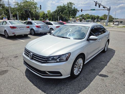 Used 2017 Volkswagen Passat 1.8T SE FWD image 8