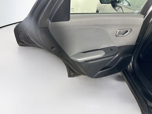 Used 2025 Kia K4 LXS image 25