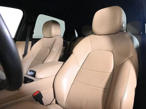 Certified 2023 Porsche Cayenne AWD/4WD image 5