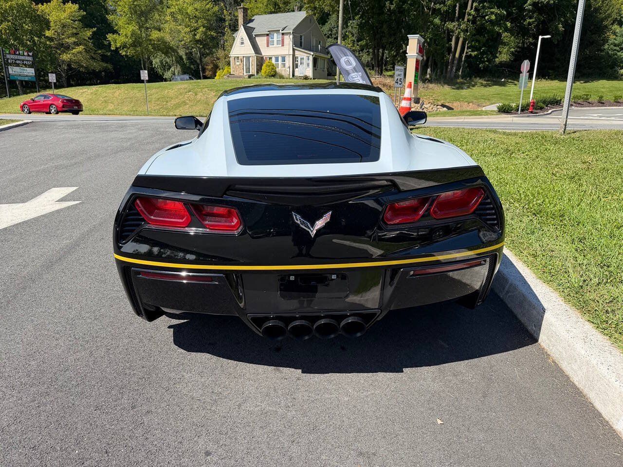 Used 2018 Chevrolet Corvette Stingray Coupe w/ 1LT RWD image 5