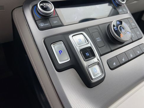 Used 2024 Hyundai Palisade Calligraphy image 15