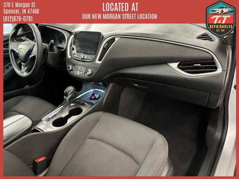 Used 2022 Chevrolet Malibu LT FWD image 34