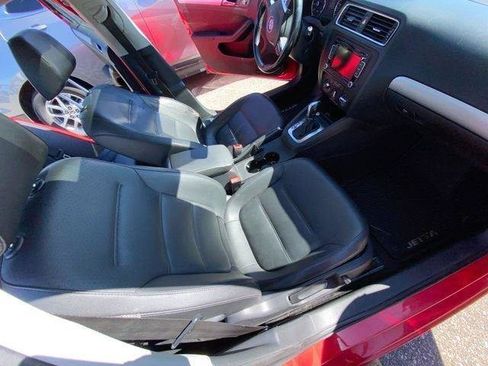 Used 2014 Volkswagen Jetta SE FWD image 34