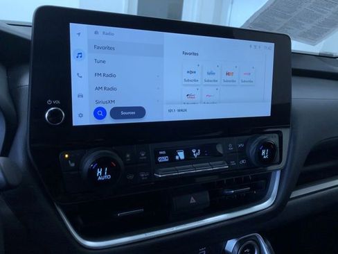 Certified 2025 Toyota Grand Highlander AWD image 30