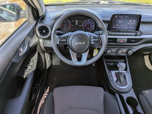Certified 2023 Kia Forte LXS w/ LXS Technology Package FWD image 12