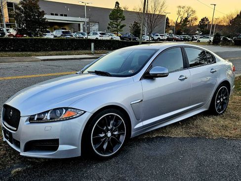 Used 2015 Jaguar XF Sport image 12