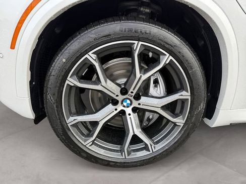 New 2026 BMW X5 xDrive50e w/ M Sport Package AWD/4WD image 14