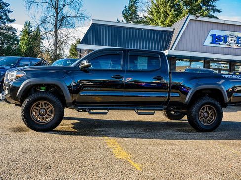 Used 2023 Toyota Tacoma TRD Off-Road image 17