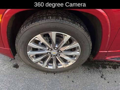 Used 2023 Chevrolet Traverse Premier image 3