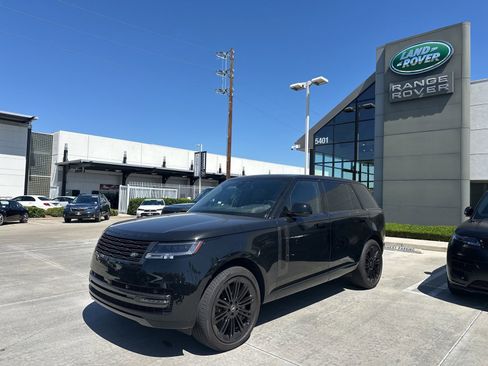Used 2025 Land Rover Range Rover Long Wheelbase SE AWD/4WD image 1