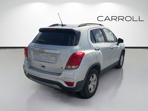 Used 2020 Chevrolet Trax LT w/ LT Convenience Package FWD image 3