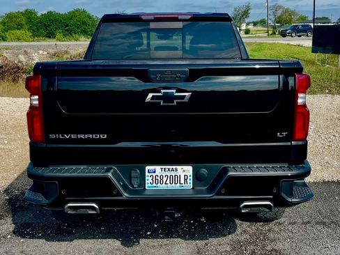 Used 2021 Chevrolet Silverado 1500 LT Trail Boss w/ LT Trail Boss Premium Package AWD/4WD image 3