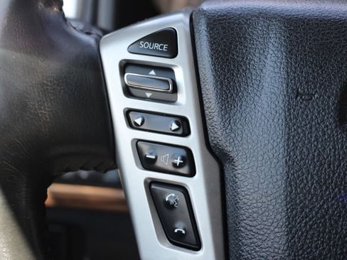 Used 2016 Nissan Titan SL AWD/4WD image 15