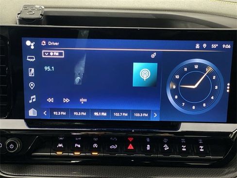 Used 2023 Chevrolet Silverado 1500 ZR2 w/ Technology Package image 12