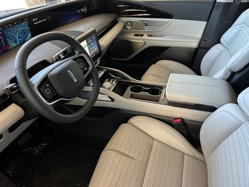 New 2026 Lincoln Nautilus Reserve AWD/4WD image 9