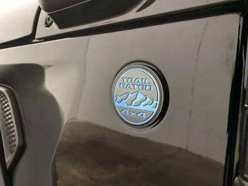 Used 2025 Jeep Wrangler Unlimited Sahara w/ Safety Group AWD/4WD image 86