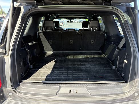 Used 2019 Ford Expedition XLT w/ Equipment Group 202A AWD/4WD image 7