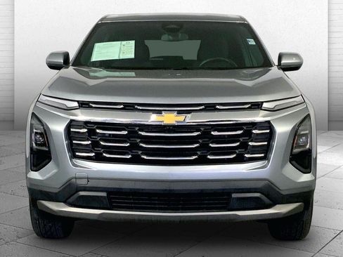 Used 2026 Chevrolet Equinox LT FWD image 2