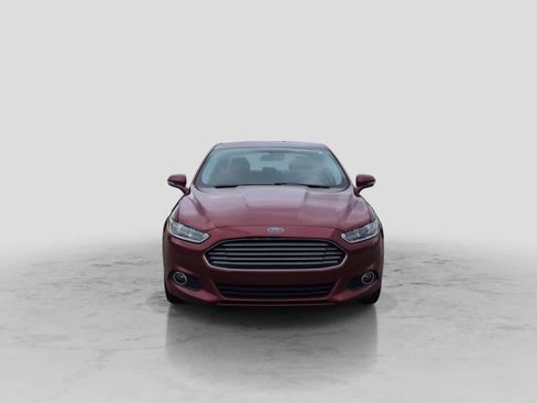 Used 2016 Ford Fusion SE FWD image 3