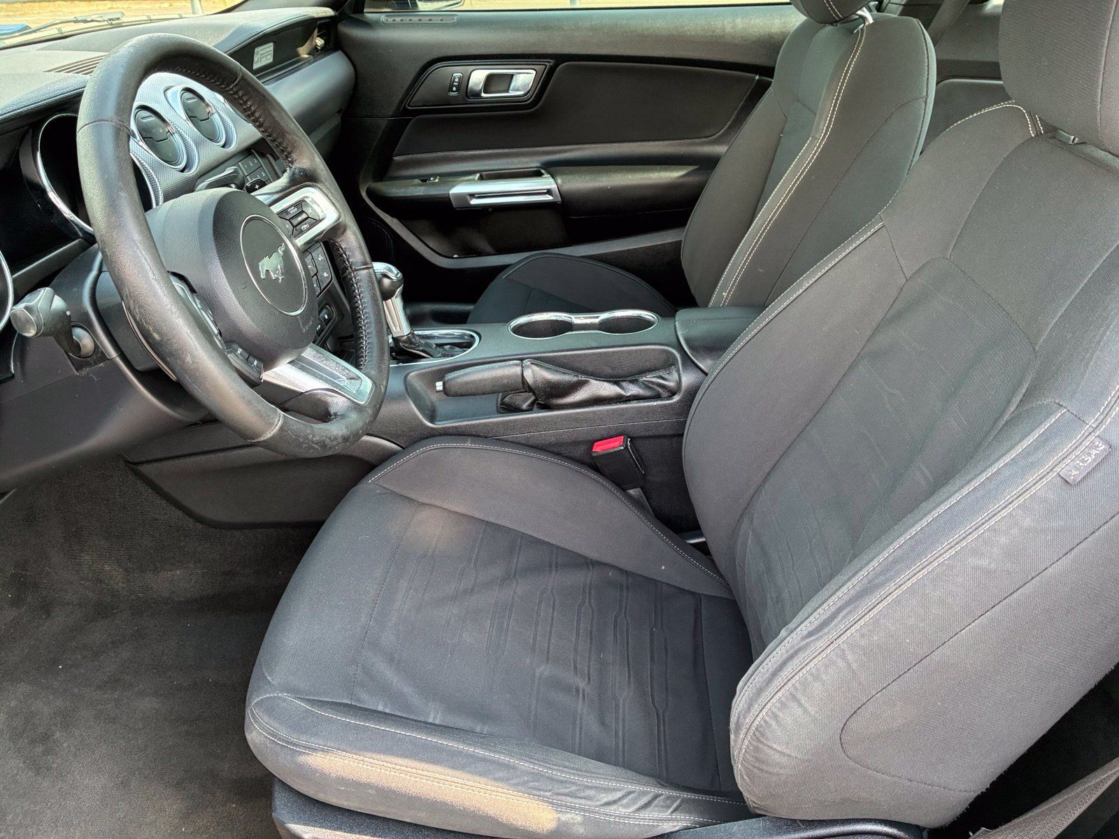 Used 2017 Ford Mustang Coupe RWD image 13