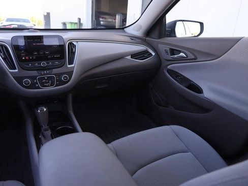 Used 2020 Chevrolet Malibu LS FWD image 24