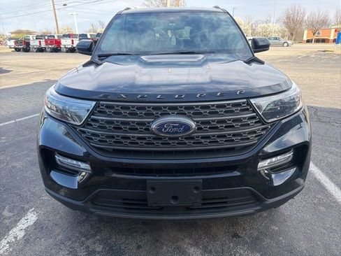 Used 2023 Ford Explorer XLT w/ Equipment Group 202A image 2