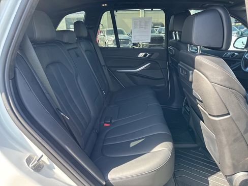 Used 2022 BMW X5 M50i w/ Executive Package image 21