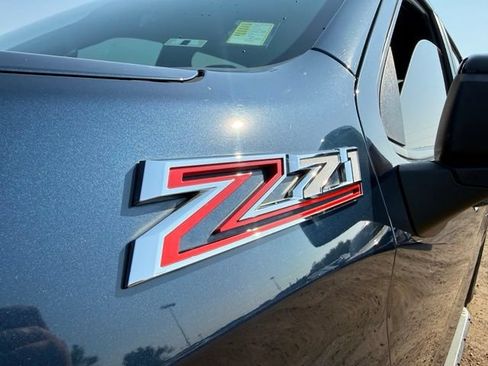 Used 2019 Chevrolet Silverado 1500 LT Trail Boss AWD/4WD image 12