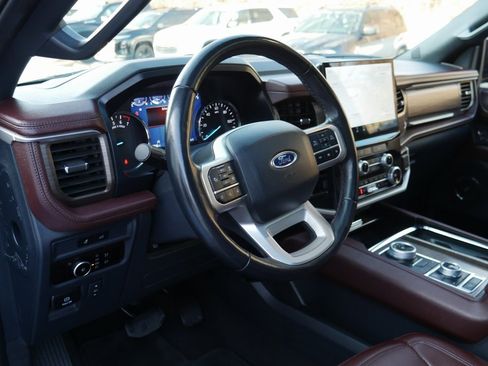Used 2023 Ford Expedition Limited image 10