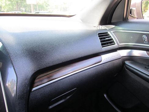 Used 2017 Ford Explorer Limited image 70