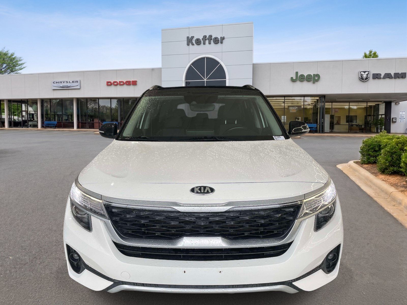 Used 2021 Kia Seltos S AWD/4WD image 2