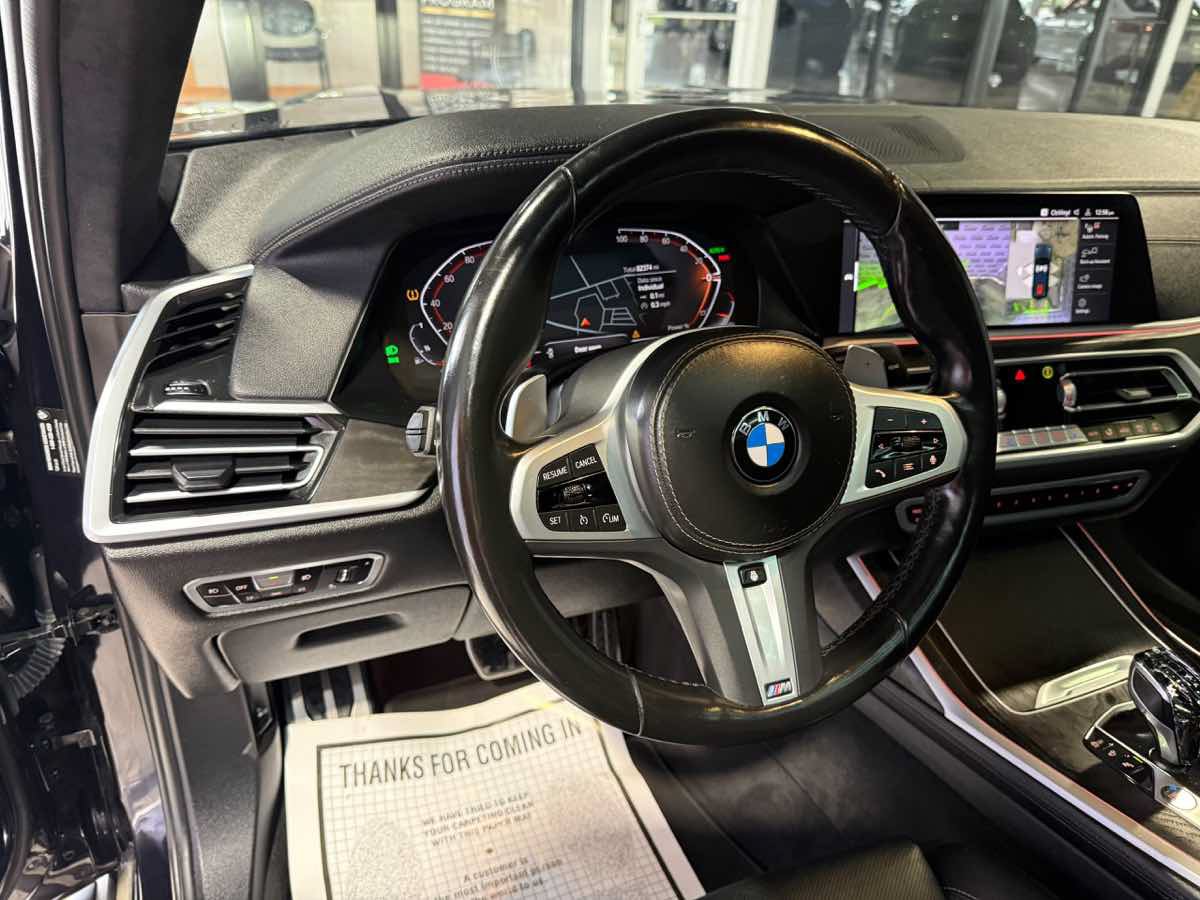 Used 2022 BMW X7 xDrive40i w/ M Sport Package AWD/4WD image 32