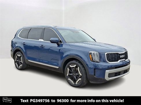 Certified 2023 Kia Telluride EX image 1