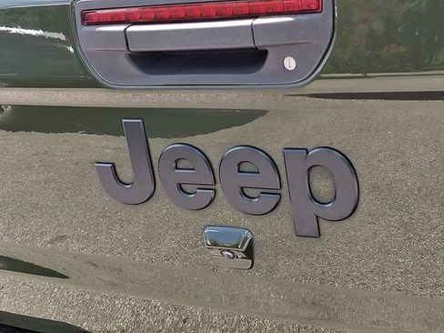 Used 2021 Jeep Gladiator Sport AWD/4WD image 30