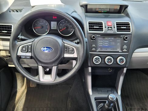 Used 2017 Subaru Forester 2.5i AWD/4WD image 28