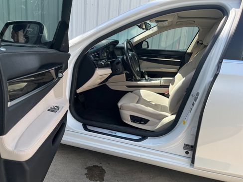 Used 2012 BMW 740i RWD image 10