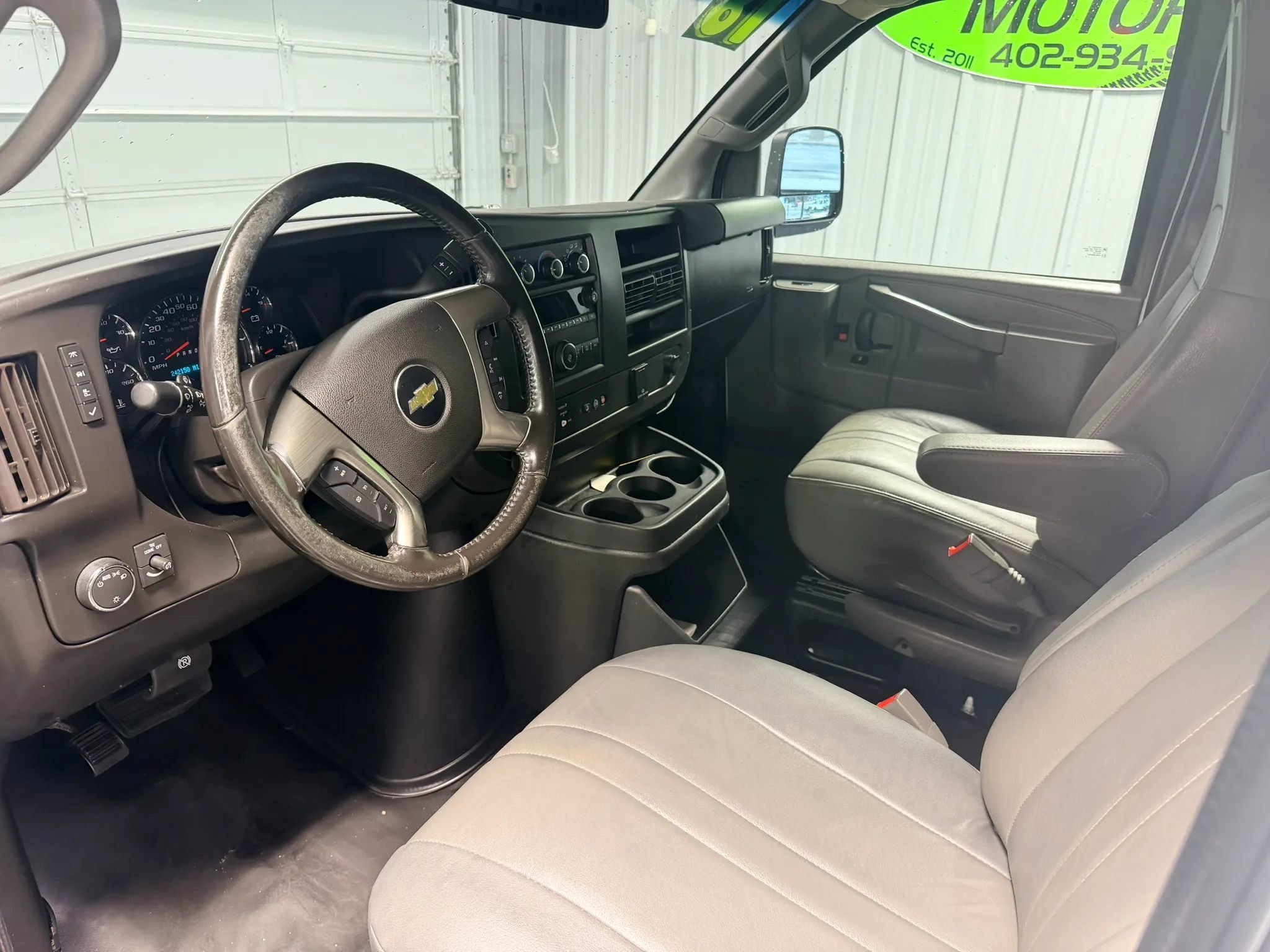 Used 2018 Chevrolet Express 3500 Extended w/ Driver Convenience Package RWD image 7