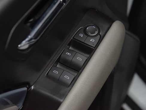Used 2024 Chevrolet Colorado ZR2 w/ ZR2 Convenience Package III AWD/4WD image 51