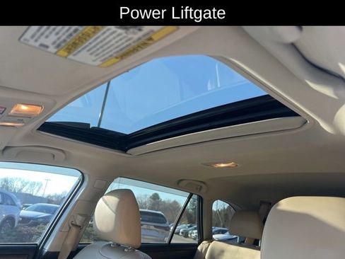 Used 2017 Subaru Outback 3.6R Limited image 17