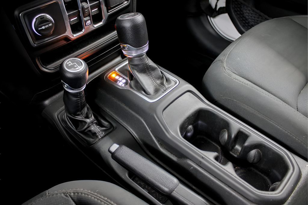 Used 2022 Jeep Wrangler Unlimited Sport AWD/4WD image 30