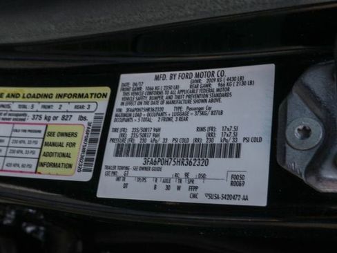 Used 2017 Ford Fusion SE FWD image 40