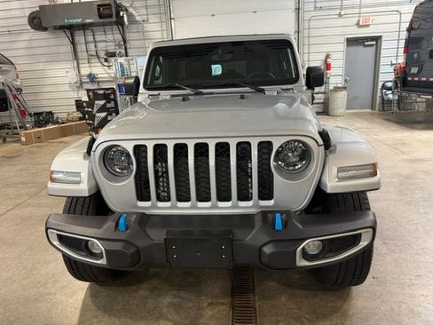 Used 2023 Jeep Wrangler Unlimited Sahara AWD/4WD image 38