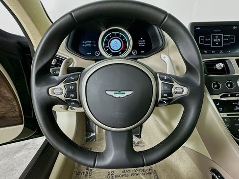 Used 2017 Aston Martin DB11 V12 RWD image 11