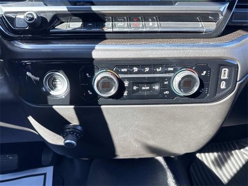 Used 2022 Chevrolet Silverado 1500 LT image 19