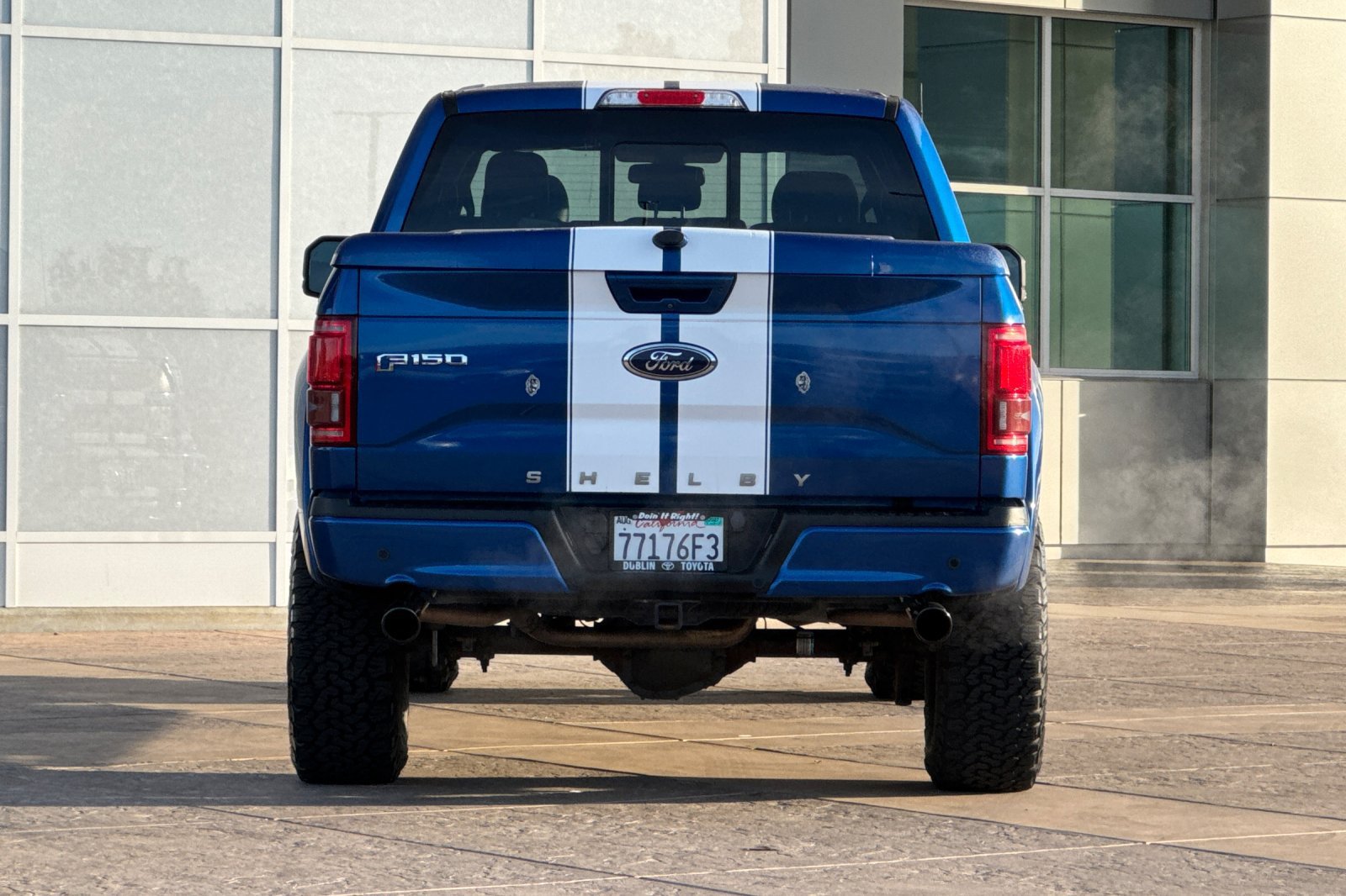 Used 2017 Ford F150 Lariat w/ Equipment Group 502A Luxury AWD/4WD image 5