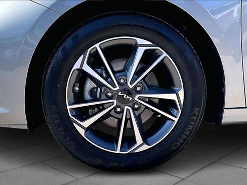 Used 2022 Kia Forte LXS image 13