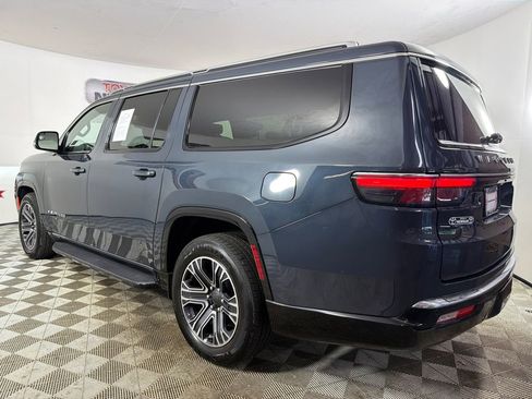 Used 2024 Jeep Wagoneer L Series II w/ Flexible Seating Group AWD/4WD image 6