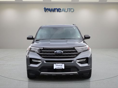 Used 2023 Ford Explorer XLT w/ Equipment Group 202A AWD/4WD image 10